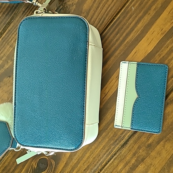 Small camera bag with guitar strap - Picture 6 of 9